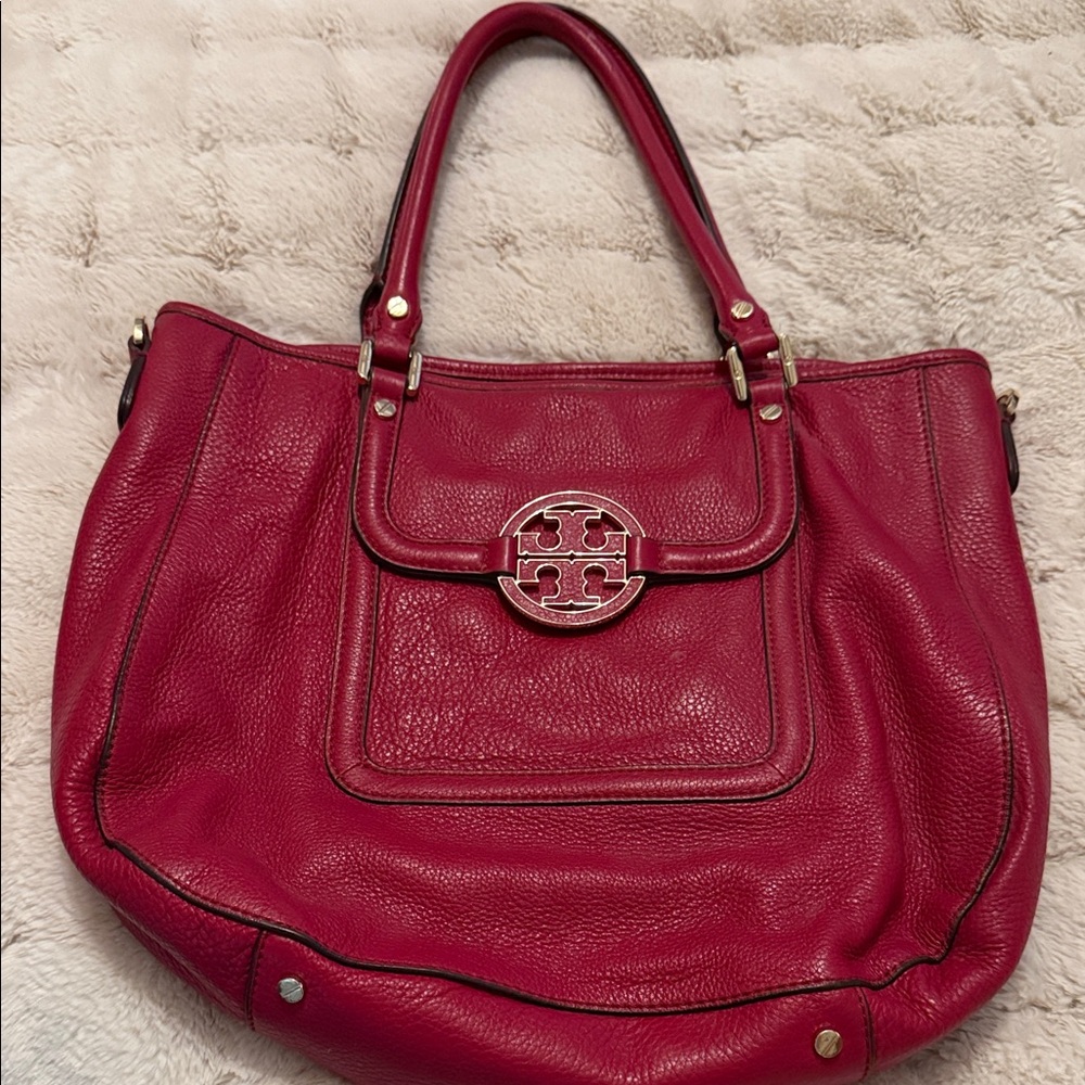 Tory Burch Amanda carnation Red leather Shoulder Bag with gold accents Tory logo